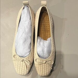 Kelsi Dagger Women's Textured Cream Loafers